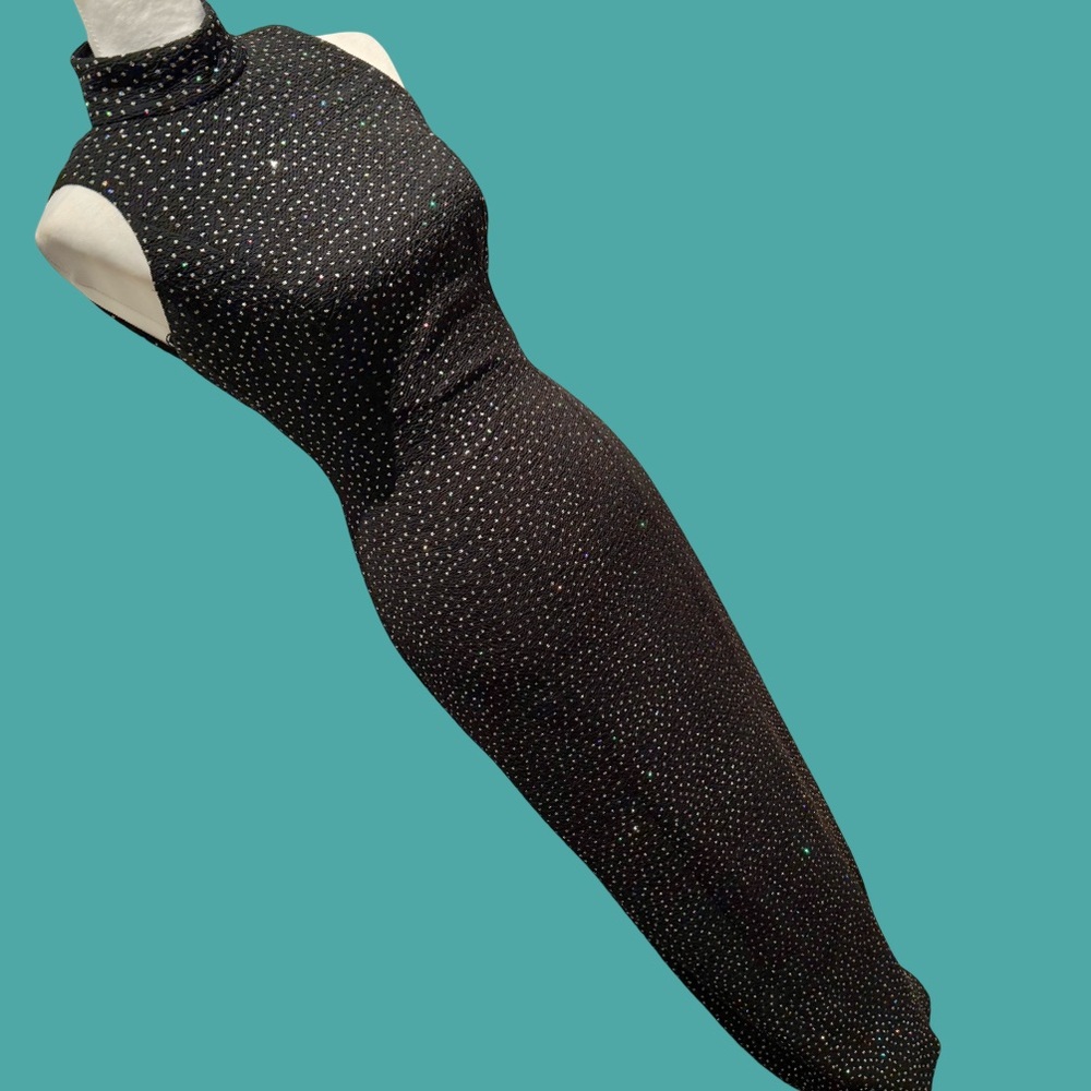 Sexy curves sparkly, stretchy dress!